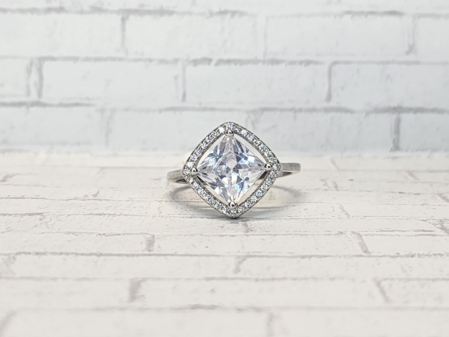 Size 10 Sterling Silver - 10C01 White