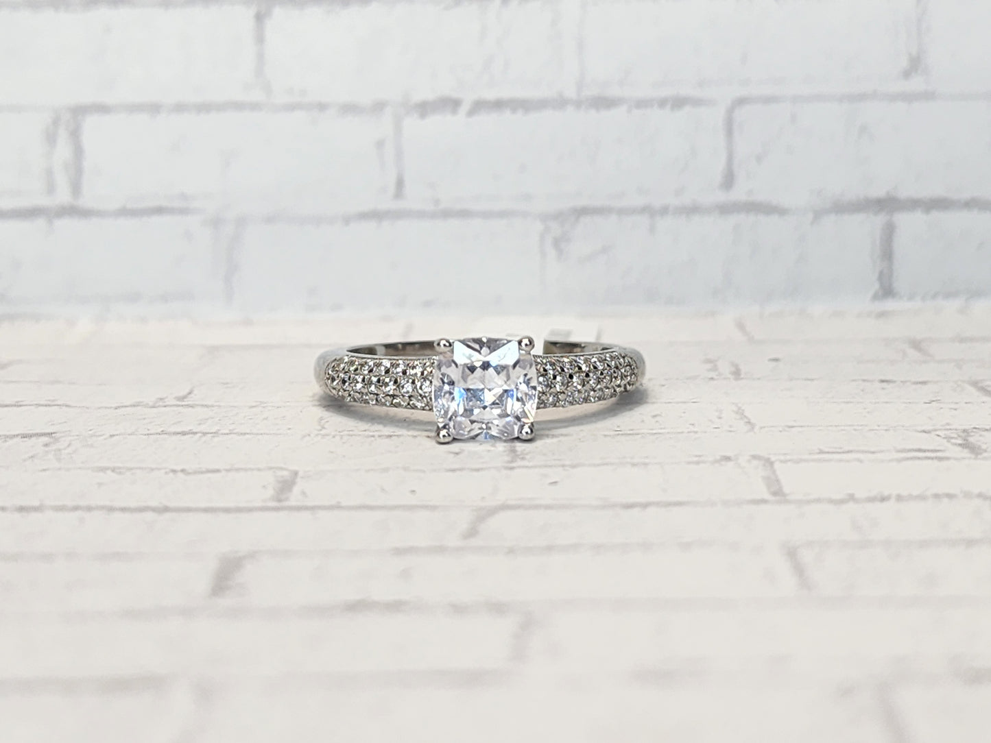 Size 10 Sterling Silver - 10C09 White