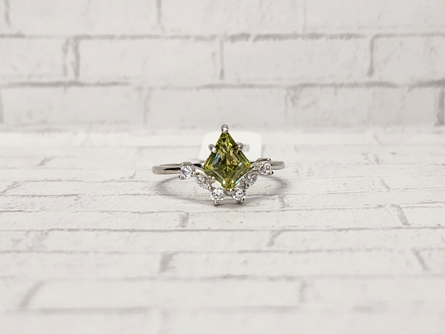 Size 8 Sterling Silver - 859 Green