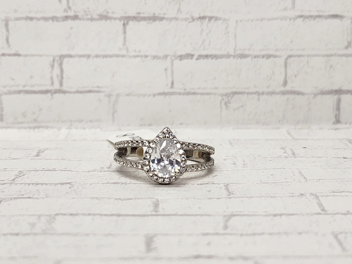 Size 8 Sterling Silver - 8C04 White