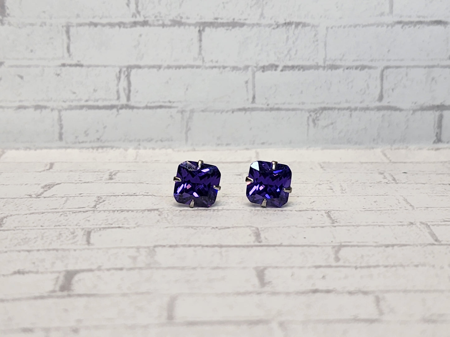 Sterling Silver Earrings E01 Purple Studs