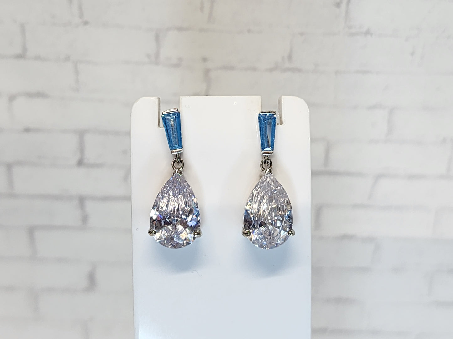 Sterling Silver Earrings E02 Blue/White Dangle Studs