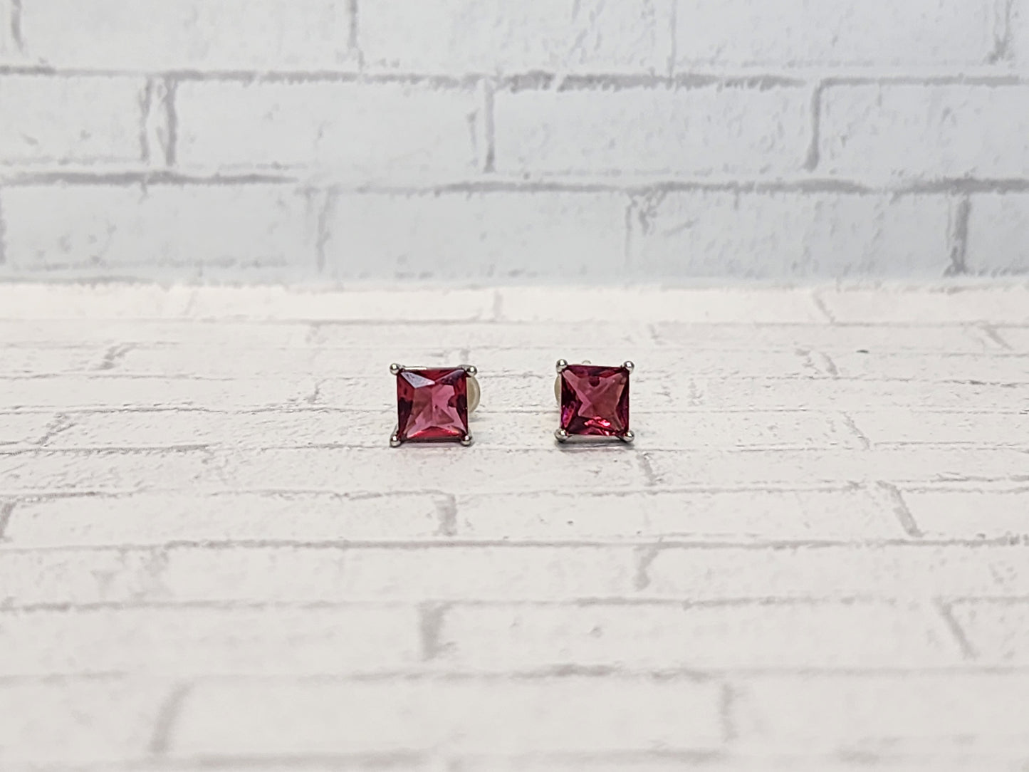 Sterling Silver Earrings E05 Redish Pink Stud