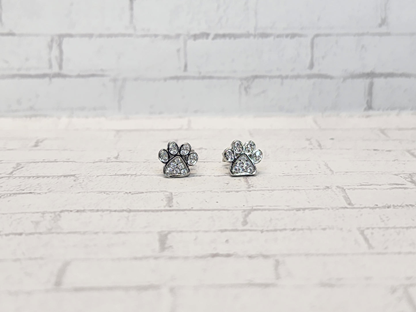 Sterling Silver Earrings E07 White Paw Prints Studs