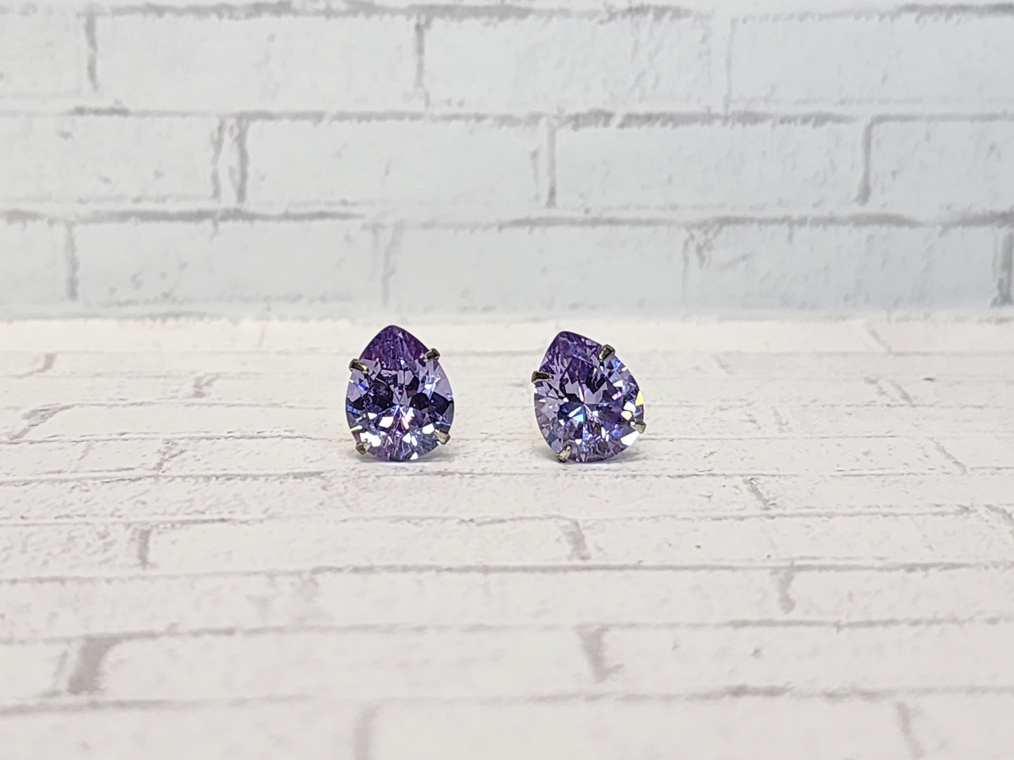 Sterling Silver Earrings E20 Purple Tear Drop Studs