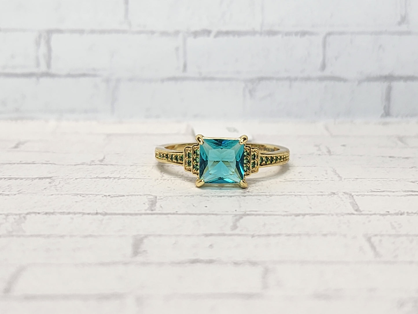 Size 10 Yellow Gold - 10C15 Blue
