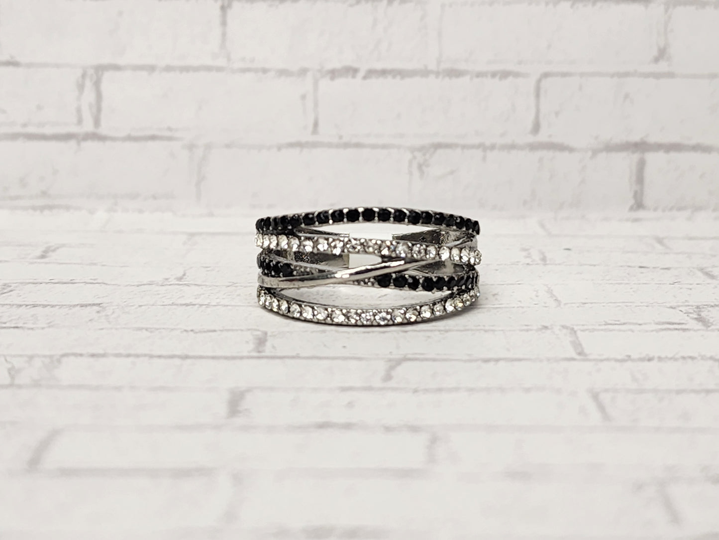 Size 9 Sterling Silver - 933 Black and white
