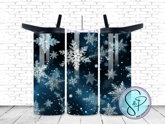 White snowflakes on blue background - 20 oz.